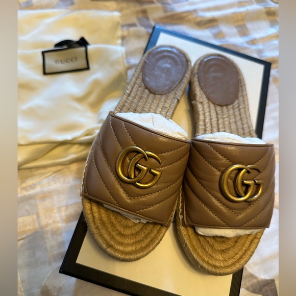 Gucci Rose Porcelain Espadrille Slides - Picture 4 of 7
